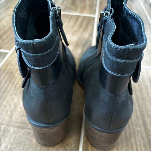 Franco Sarto Linden Black Leather Buckle Straps Block Heel Ankle Boots A863 - Picture 7 of 7